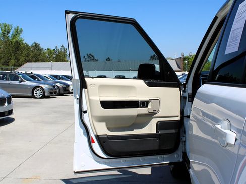 Used 2012 Land Rover Range Rover HSE LUX image 29