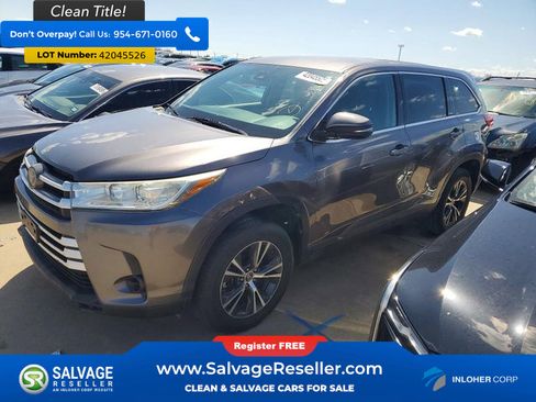 Used 2019 Toyota Highlander LE FWD image 1
