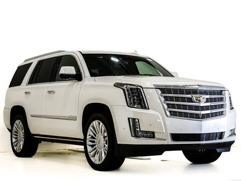 Used 2020 Cadillac Escalade Platinum AWD/4WD image 1