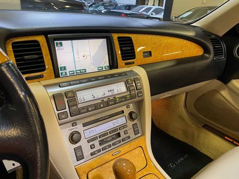 Used 2005 Lexus SC 430 Convertible RWD image 29