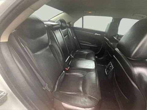 Used 2019 Chrysler 300 Limited image 26