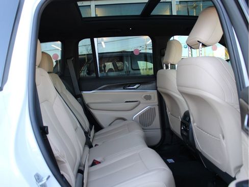 New 2026 Jeep Grand Cherokee Limited AWD/4WD image 28