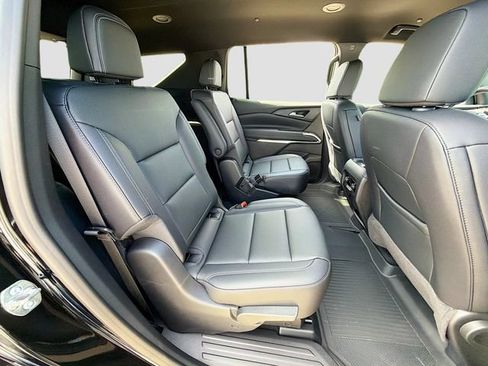 New 2026 Chevrolet Traverse LT w/ Driver Confidence Package AWD/4WD image 30