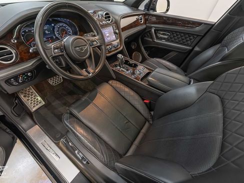 Used 2017 Bentley Bentayga AWD/4WD image 42