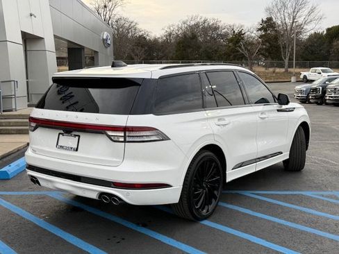 Used 2025 Lincoln Aviator Reserve w/ Equipment Group 201A image 4