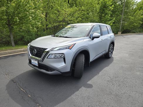 Used 2023 Nissan Rogue SV AWD/4WD image 4
