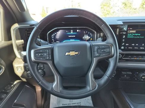 Used 2022 Chevrolet Silverado 1500 High Country w/ High Country Premium Package AWD/4WD image 19