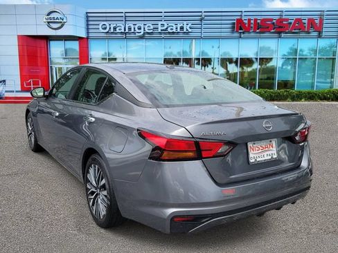 Used 2024 Nissan Altima 2.5 SV FWD image 3