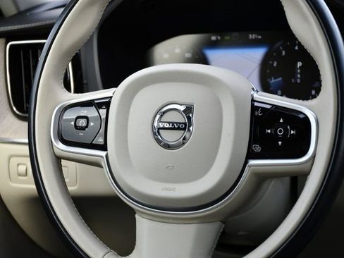 Used 2020 Volvo XC60 T6 Inscription image 22