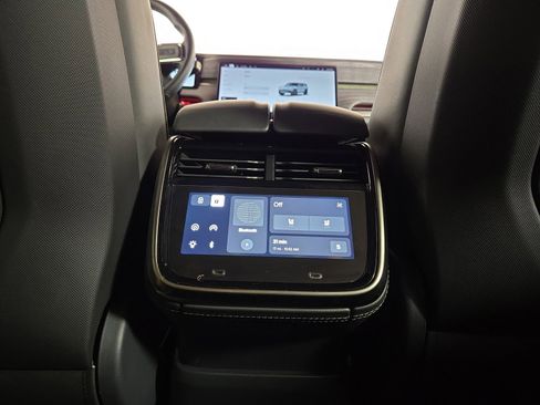 Used 2022 Rivian R1S Launch Edition image 30