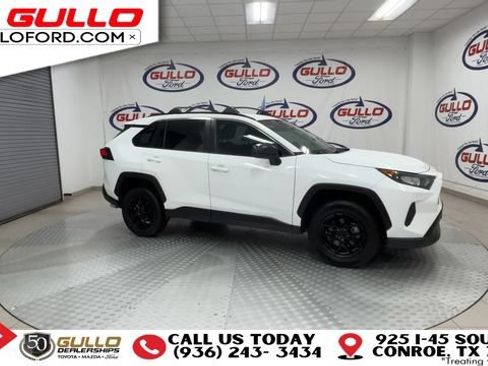 Used 2021 Toyota RAV4 LE AWD/4WD image 3