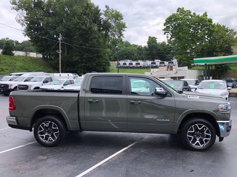Used 2026 RAM 1500 Laramie AWD/4WD image 7