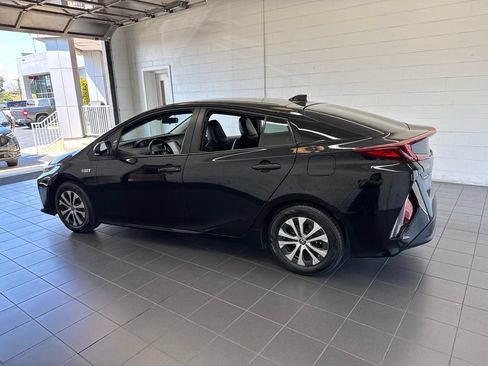 Used 2021 Toyota Prius Prime XLE FWD image 5
