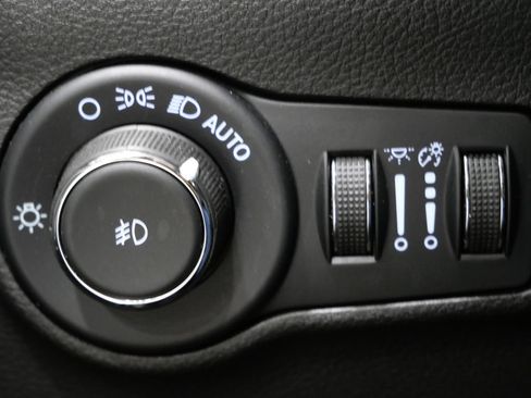 Used 2022 Jeep Compass Limited w/ Elite Group AWD/4WD image 15
