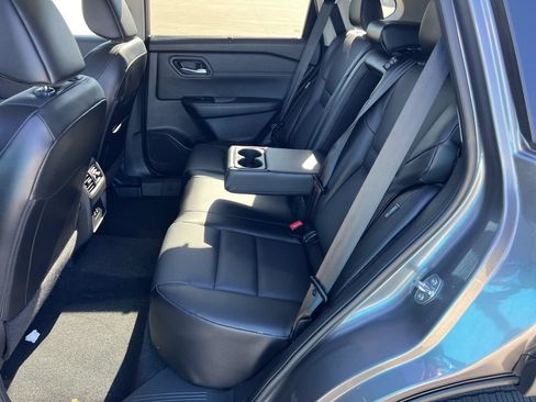 Used 2024 Nissan Rogue SV w/ SV Premium Package FWD image 11