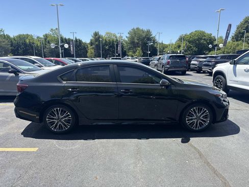 Used 2022 Kia Forte GT-Line w/ GT-Line Premium Package FWD image 9