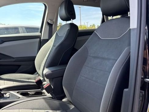 Used 2023 Volkswagen Taos SE w/ Black Wheel Package FWD image 11