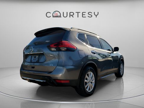 Certified 2017 Nissan Rogue SV image 5