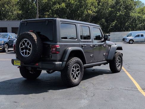 Used 2024 Jeep Wrangler Unlimited Rubicon w/ Technology Group AWD/4WD image 8