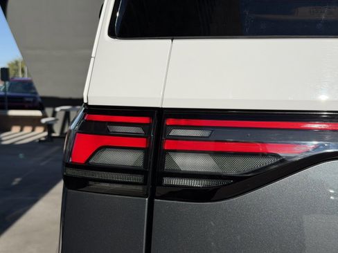 Used 2025 Volkswagen ID. Buzz Pro S Plus image 14