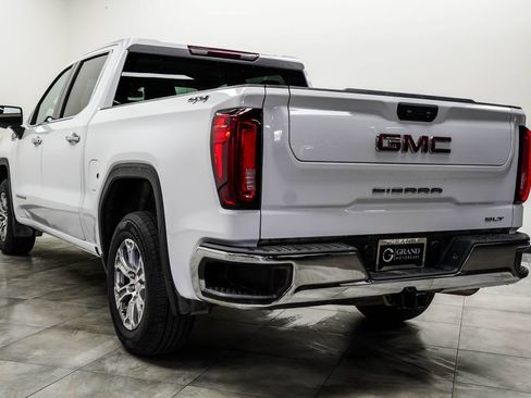 Used 2025 GMC Sierra 1500 SLT AWD/4WD image 11