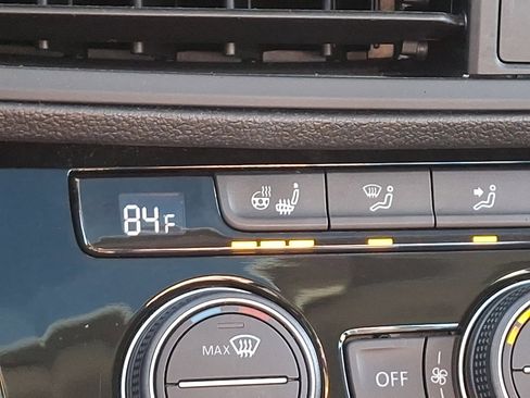 Used 2021 Volkswagen Jetta SE w/ SE Cold Weather Package image 27