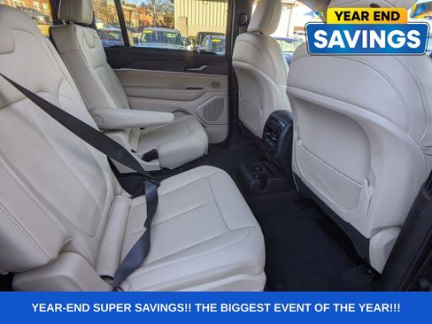 Used 2023 Jeep Grand Cherokee L Limited w/ Luxury Tech Group II image 17