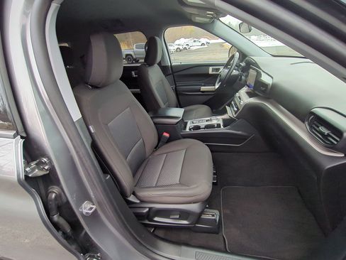 Certified 2023 Ford Explorer XLT image 25