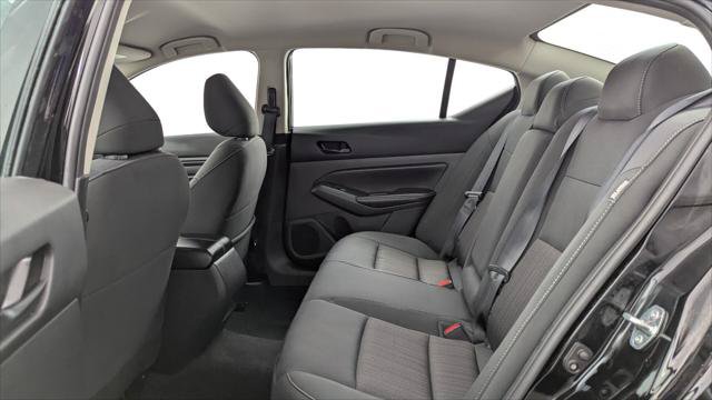 Used 2025 Nissan Altima 2.5 SV FWD image 17