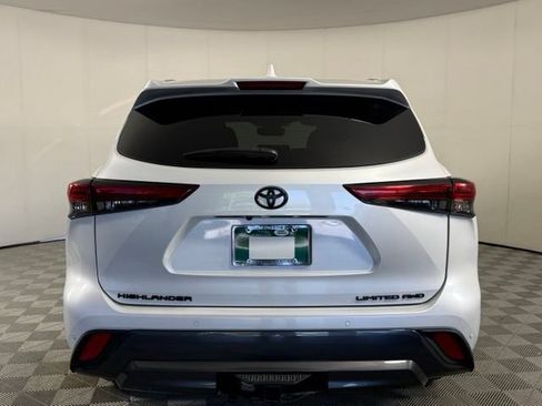Used 2022 Toyota Highlander Limited AWD/4WD image 5