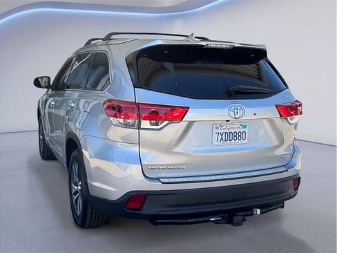 Used 2017 Toyota Highlander XLE FWD image 4