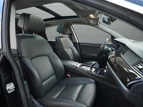 Used 2016 BMW 535i Gran Turismo xDrive image 31