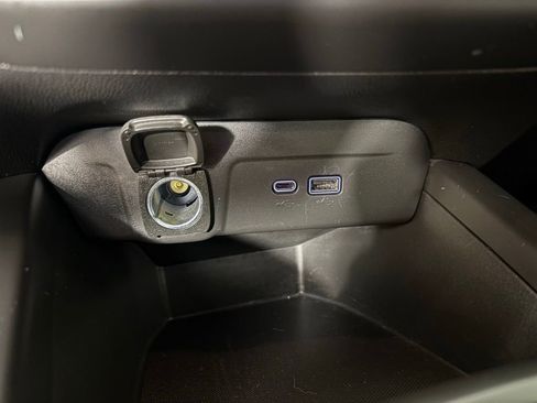 Used 2024 Chevrolet Trax RS image 30