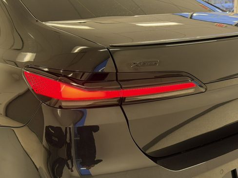 Used 2023 BMW 760i xDrive image 60