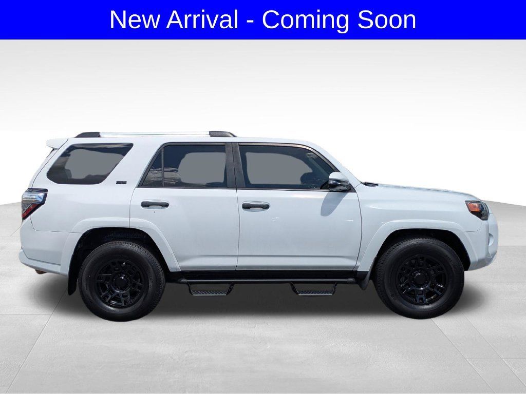 Used 2019 Toyota 4Runner SR5 Premium RWD image 2