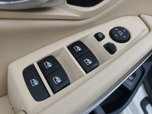 Used 2022 BMW 330i xDrive Sedan image 17