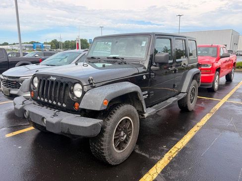 Used 2011 Jeep Wrangler Unlimited Sport AWD/4WD image 3