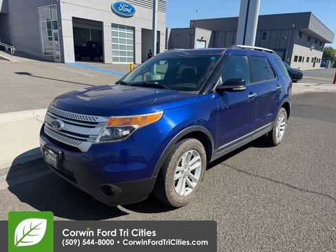 Used 2014 Ford Explorer XLT w/ Equipment Group 201A AWD/4WD image 17