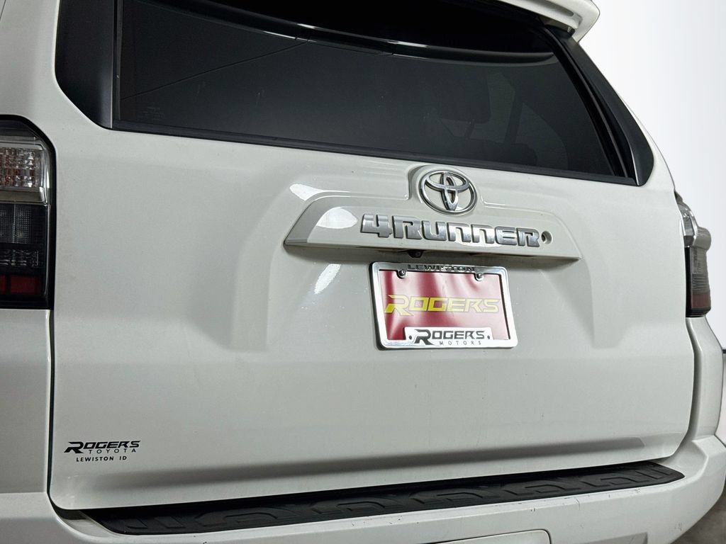 Used 2019 Toyota 4Runner SR5 AWD/4WD image 27