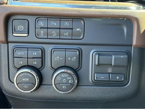 New 2026 Chevrolet Tahoe High Country AWD/4WD image 30