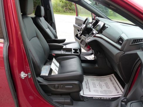 Used 2024 Honda Odyssey Sport image 49