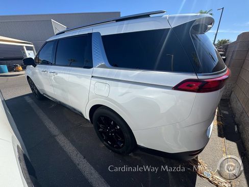 Used 2024 Kia Carnival SX FWD image 6