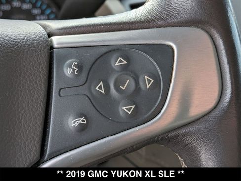Used 2019 GMC Yukon XL SLE w/ SLE Value Package image 17