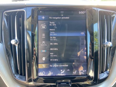Used 2019 Volvo XC60 T6 Momentum w/ Premium Package AWD/4WD image 31