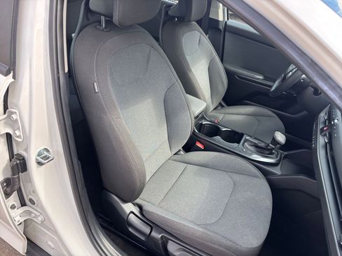 Used 2025 Kia K4 FWD image 34