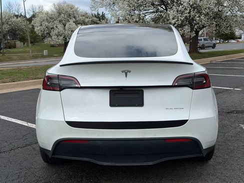 Used 2021 Tesla Model Y Long Range image 4
