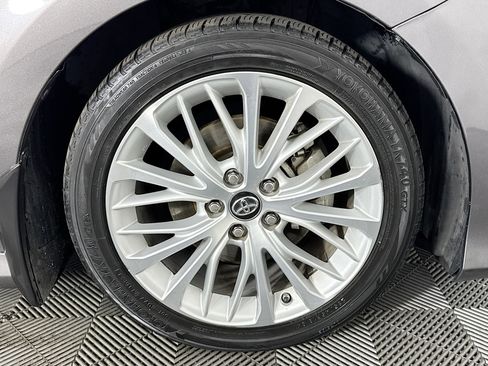 Used 2019 Toyota Camry XLE image 31