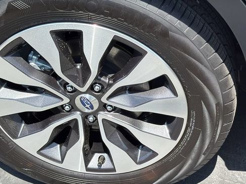 Certified 2025 Subaru Outback Limited AWD/4WD image 11
