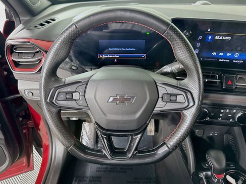 Used 2024 Chevrolet TrailBlazer RS w/ Driver Confidence Package image 13