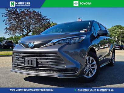 Used 2025 Toyota Sienna LE